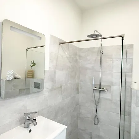 Practical W Private Bathroom Shared Kitchen Raamsdonksveer