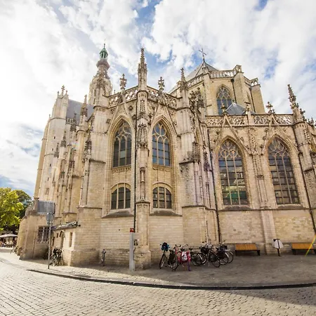 Aircon Near Tilburg & Efteling Park